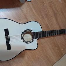 گیتار آموزشی