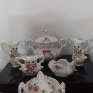 ظروف پذیرایی قدیمی