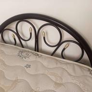 تخت بزرگسال و تشک خوشخواب