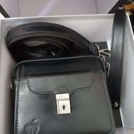 کیف دوشی زنانه چرم اصل بدون مشکل در بندها و بدنه