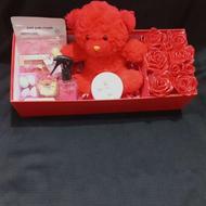 گل ربانی باکس گل دسته گل بوکت پروانه باکس ولنتاین