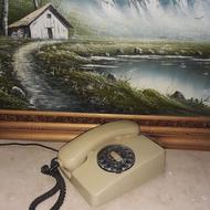 تلفن قدیمی سالم