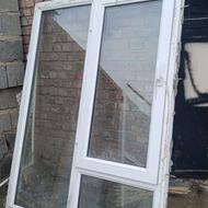 2عدد پنجرە پی وسی در اندازە های مختلف بفروش میرسد