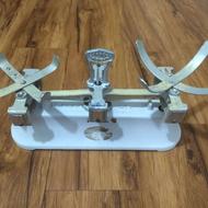 ترازوی کوچک قدیمی