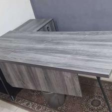 فورش فوری میز اداری و صندلی چرخدار دار