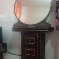 آینه و میز