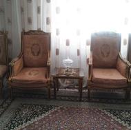 مبلمان نه نفره سلطنتی با دو عسلی و میز جلو