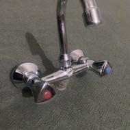 شیر فلزی آب