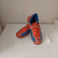 کتونی ورزشی فوتبالی