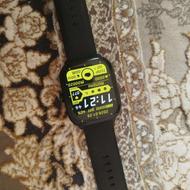 ساعت نو است و تازه است و بهترین کیفیت