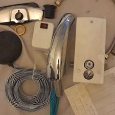 شیر برقی دستشویی