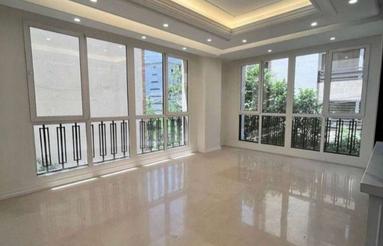 82متر فول دیزاین/پنجره سرتاسری/پارکینگ/وام دار/فاز یک