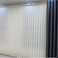 پرده حریرپیله ای و راف مخمل طوسی