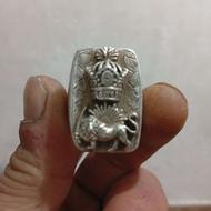 انگشتر نقره دست ساز بانشان شیروخورشید موزه ای