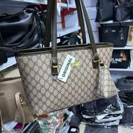 فروشنده خانم