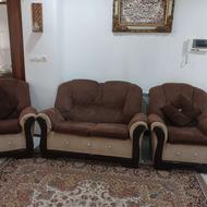 یک مبل الیزابت 2 نفره و دوتا یک نفره به همراه میز وسط و عسلی