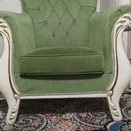 مبلمان راحتی کلاسسک 7 نفره همراه با میز وسط