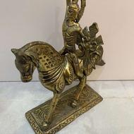 مجسمه شوالیه اسب سوار