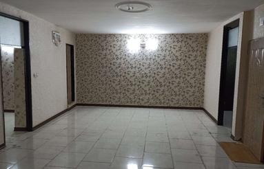 آپارتمان طبقه دوم کوچه ماشین رو.