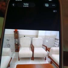 نجاری مبل در کارگاه مبل سازی به صورت دست کار و حقوق عالی کار