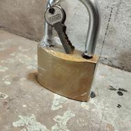 قفل فولادی ضخیم محکم