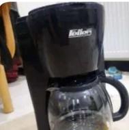 یک عددقهوه جوش مشکی تمیز