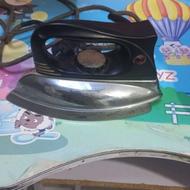 اتوی قدیمی بدون بخار