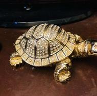 جا انگشتری نگین دار طلایی