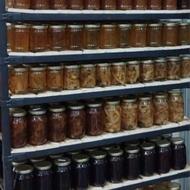 فروشنده خانم واقا