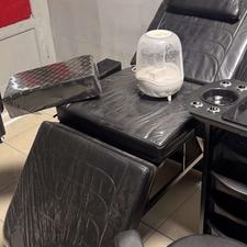 تخت تتو ارم رست صندلی استاد کار