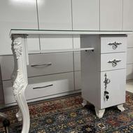 میز ناخن تحریر و صندلی با شلف و صندلی مدیریت