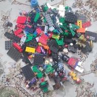 تعدادی لگو اسباب بازی