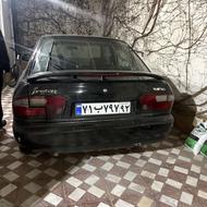 چند لکه رنگ جزئی