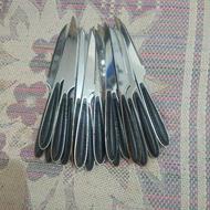 چاقو و سالاد خوری