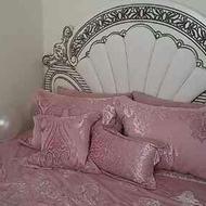 تخت دونفره همراه پاتختی