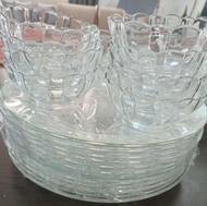 بشقاب و کاسه