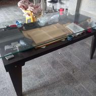 میز کار با رویه شیشه ای