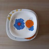 شیرینی خوری و 6 عدد بشقاب مربعی