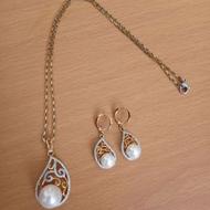 گوشواره و سینه ریز