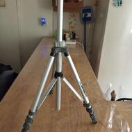 سه پایه دوربین عکاسی