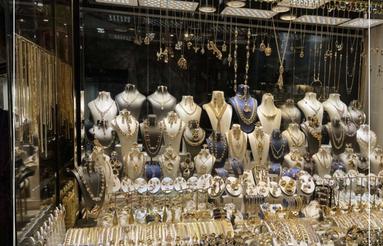 مغازه طلافروشی در بازارطلا