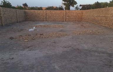 چهار دیواری دارای چاه آب وبرق فروشی