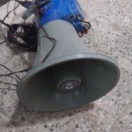 یک عدد بلندگو ویک عدد نورافکن با لامپ دوتا نو