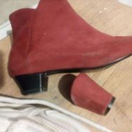 بوت ترک.جیر قرمز.سایز چهل با پاشنه اضافه