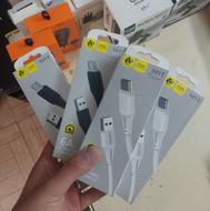 تعدادی شارژر و کابل