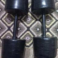 یک جفت دمبل بتنی خوش دست به فروش میرسد