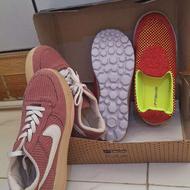 کتونی مخمل سبک مخصوص پیاده روی بدون یه ذره زدگی جفتی 200