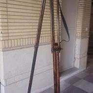 سه پایه چوبی