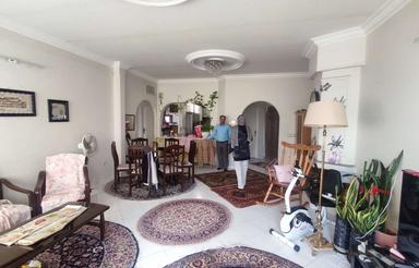 90متر/2خواب/ط4 با آسانسور/چهارراه دانشجو