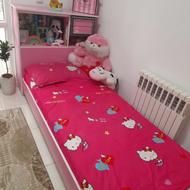 تخت دخترانه تمیز